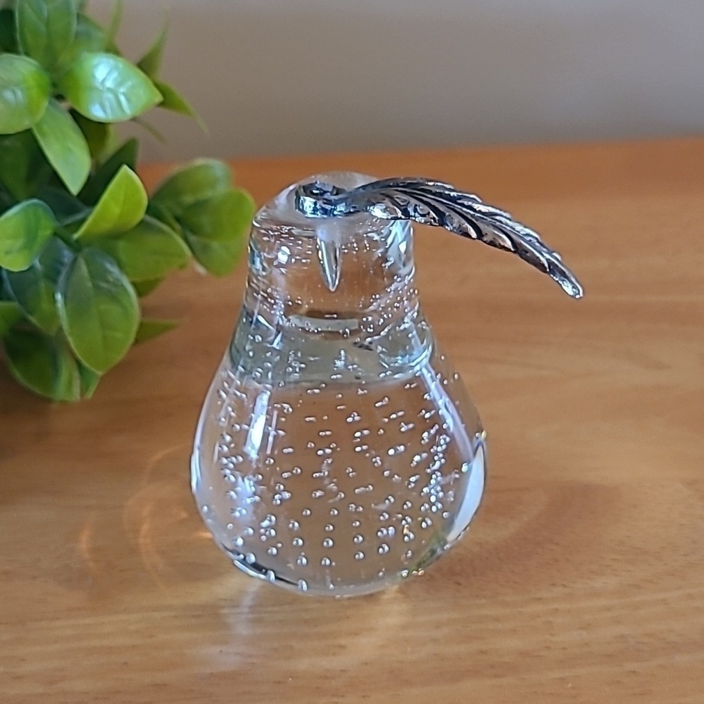 VINTAGE Bullicante Controlled Bubbles Art Clear Glass Pear Paperweight